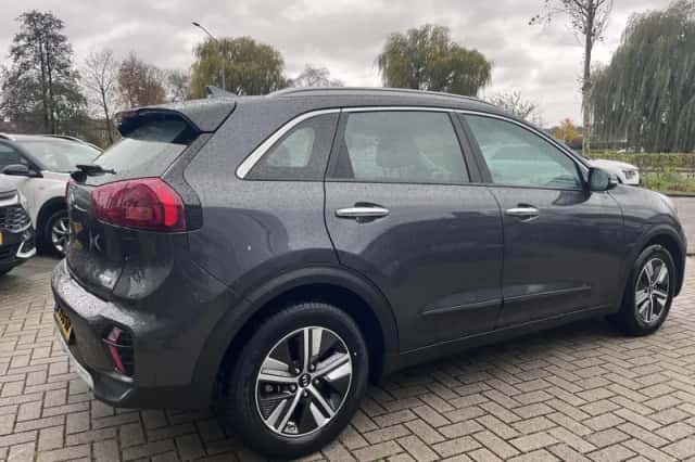 Kia Niro (2021) thumbnail 3