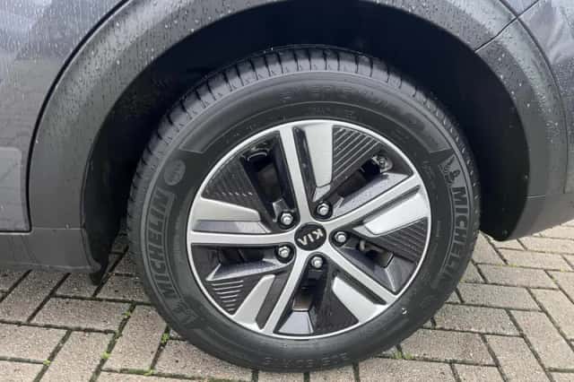 Kia Niro (2021) thumbnail 5