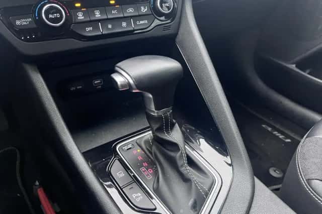 Kia Niro (2021) thumbnail 9