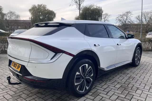 Kia EV6 (2024) thumbnail 2