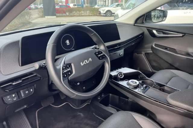 Kia EV6 (2024) thumbnail 11
