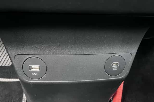 Kia EV6 (2024) thumbnail 18