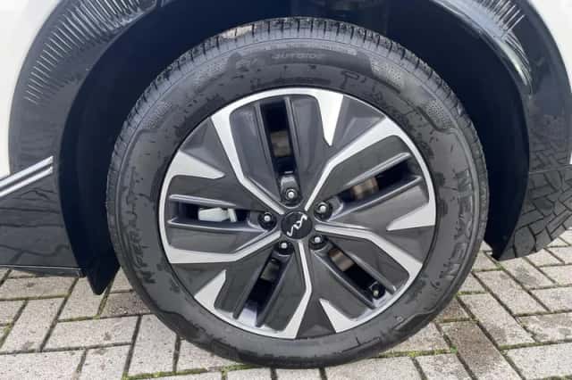 Kia EV6 (2024) thumbnail 5