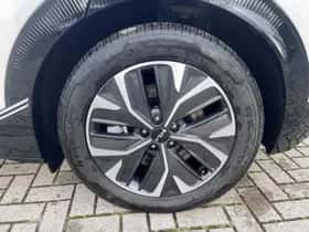 Kia EV6 (2024) thumbnail 5