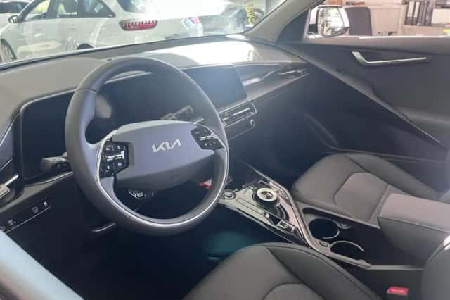 Kia Niro (2025) thumbnail 5
