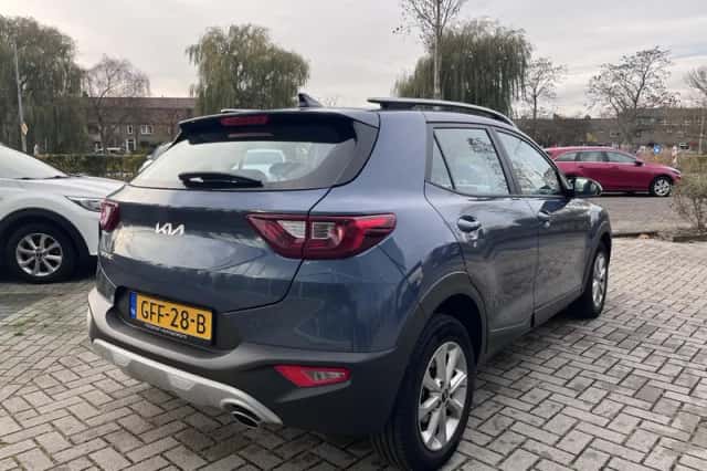 Kia Stonic (2024) thumbnail 2