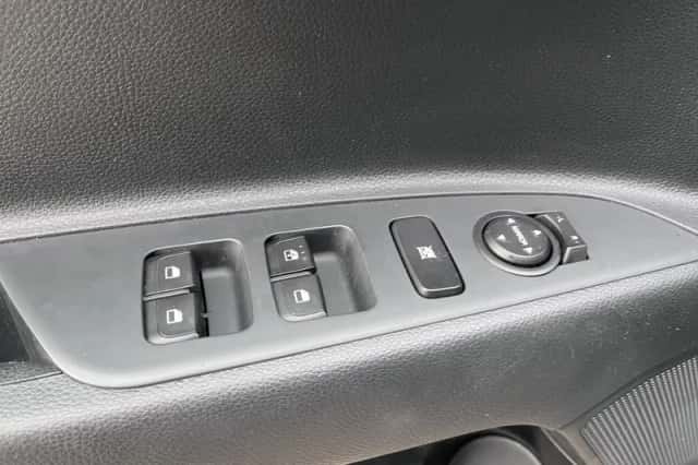 Kia Stonic (2024) thumbnail 10
