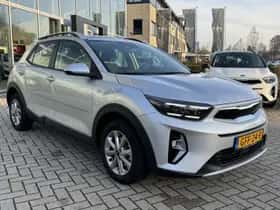 Kia Stonic (2024) thumbnail 3