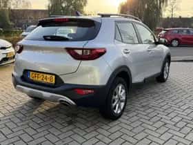 Kia Stonic (2024) thumbnail 4