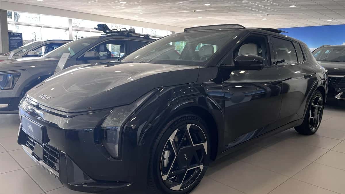 Kia EV4 (2026) — foto 1