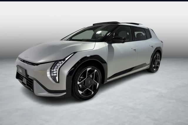 Kia EV4 (2026) thumbnail 1