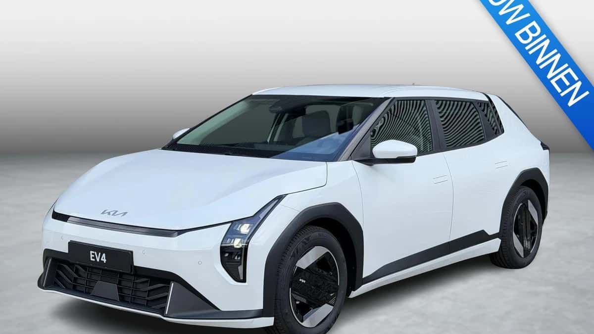 Kia EV4 (2026) — foto 1
