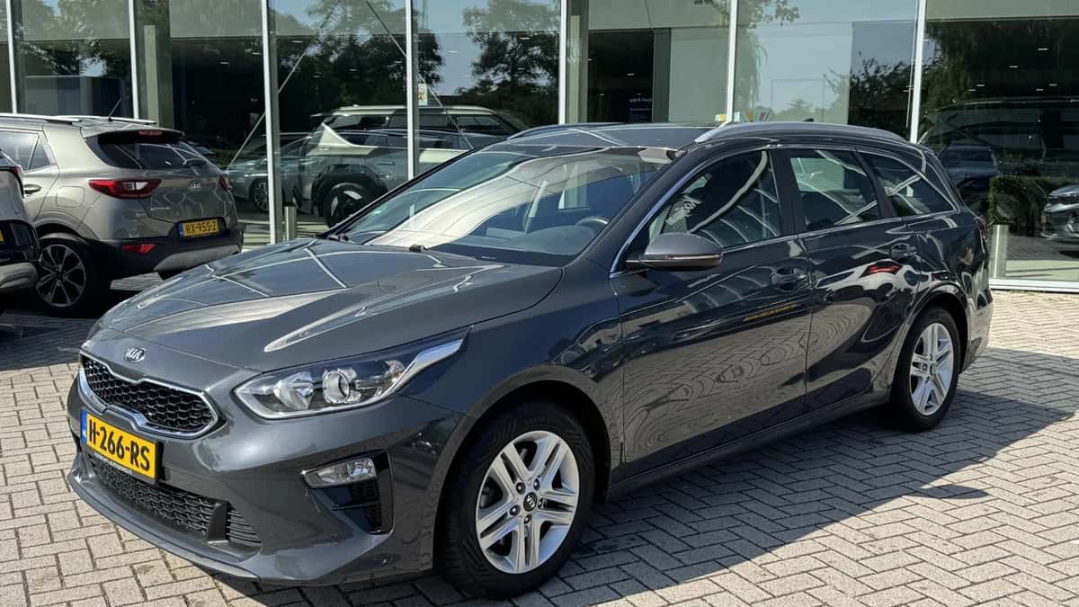 Kia Ceed Sportswagon (2020) — foto 1