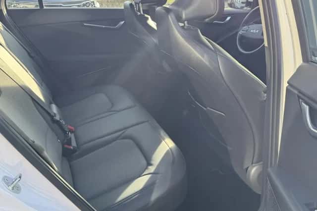 Kia Niro (2025) thumbnail 11