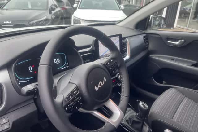 Kia Stonic (2025) thumbnail 6