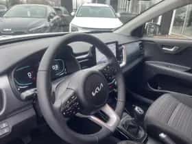 Kia Stonic (2025) thumbnail 6