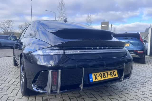 Hyundai Ioniq 6 (2024) thumbnail 3