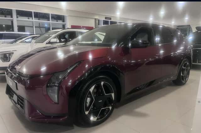 Kia EV4 (2026) thumbnail 1
