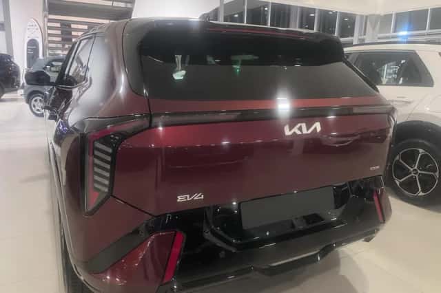 Kia EV4 (2026) thumbnail 3