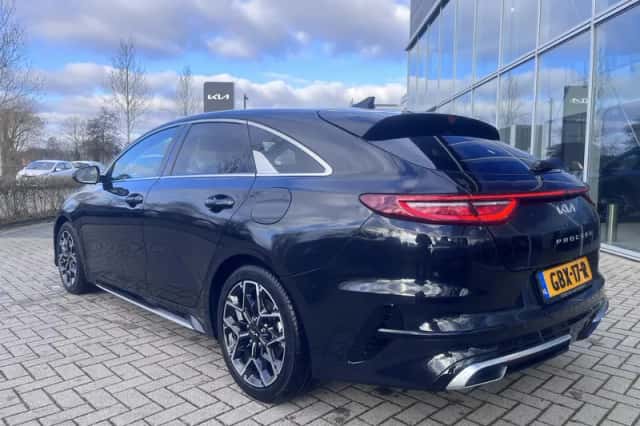 Kia Proceed (2024) thumbnail 2