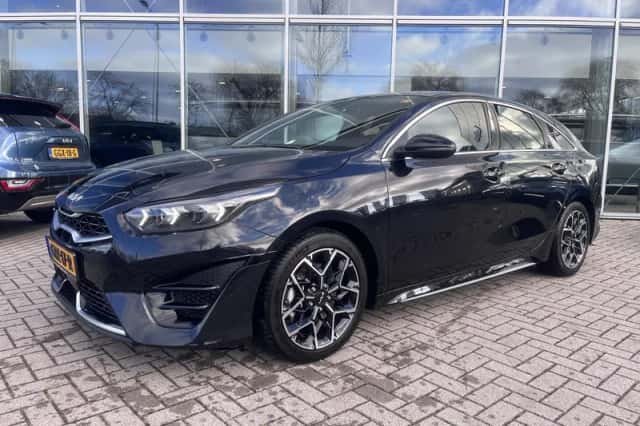 Kia Proceed (2024) thumbnail 3