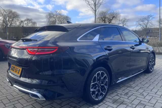 Kia Proceed (2024) thumbnail 5
