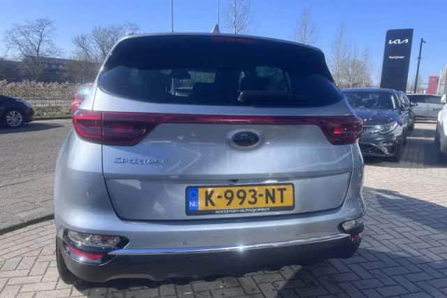Kia Sportage (2021) thumbnail 2
