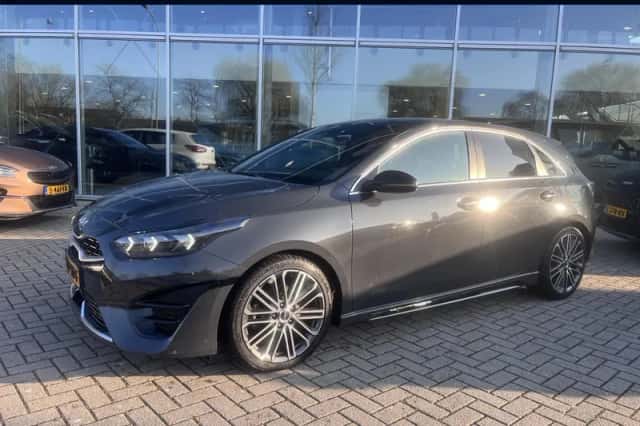 Kia Ceed (2025) thumbnail 1
