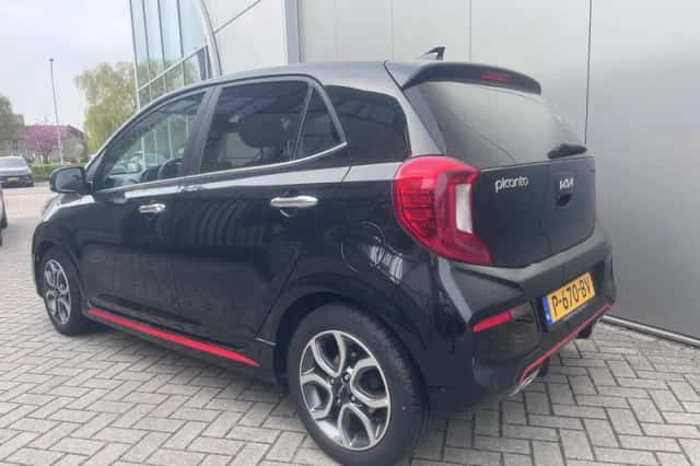 Kia Picanto (2022) thumbnail 2