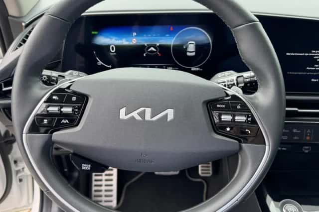 Kia Niro EV (2023) thumbnail 23