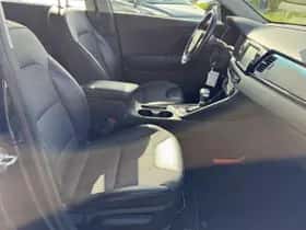 Kia Niro (2017) thumbnail 11