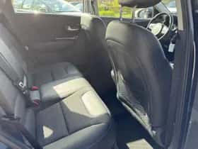 Kia Niro (2017) thumbnail 16