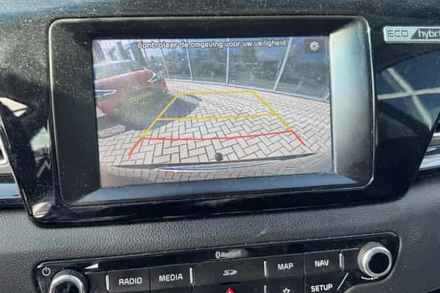 Kia Niro (2017) thumbnail 23
