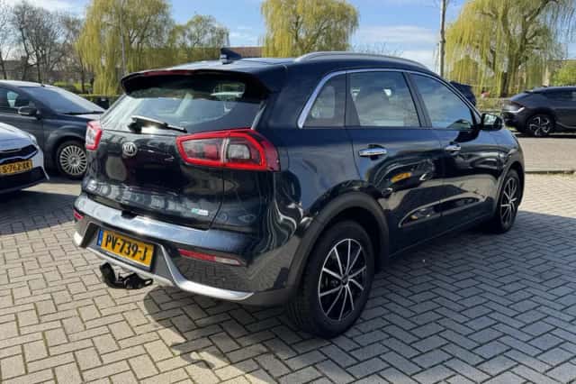 Kia Niro (2017) thumbnail 4