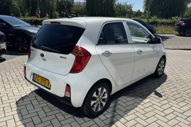Kia Picanto (2016) thumbnail 2