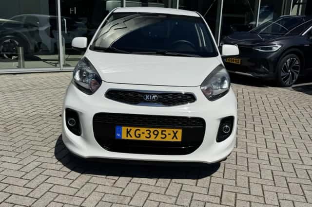 Kia Picanto (2016) thumbnail 3