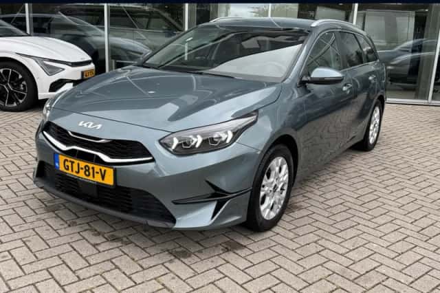 Kia Ceed Sportswagon (2024) thumbnail 1