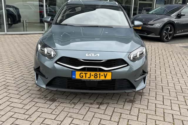 Kia Ceed Sportswagon (2024) thumbnail 3