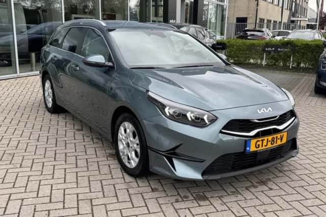Kia Ceed Sportswagon (2024) thumbnail 4