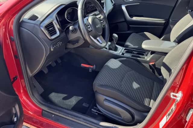 Kia Ceed Sportswagon (2024) thumbnail 9