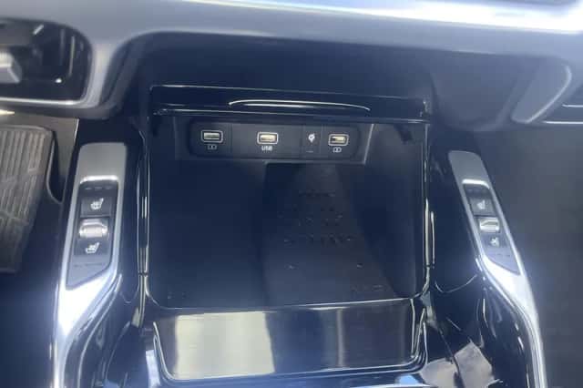Kia Sorento (2021) thumbnail 11