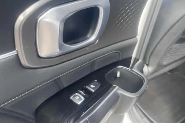 Kia Sorento (2021) thumbnail 23