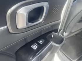 Kia Sorento (2021) thumbnail 23