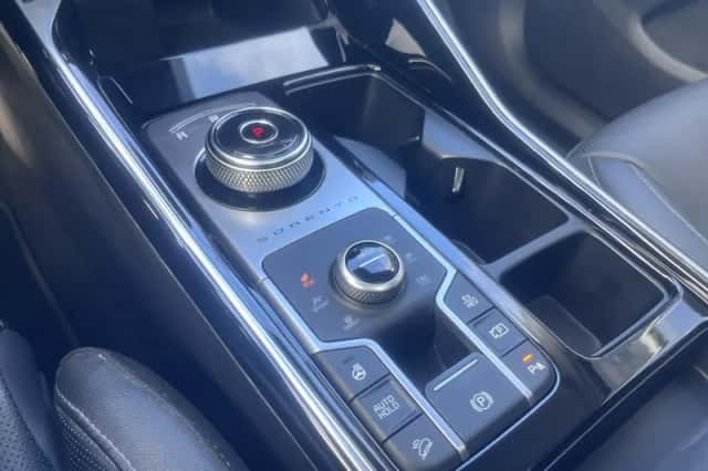 Kia Sorento (2021) thumbnail 9