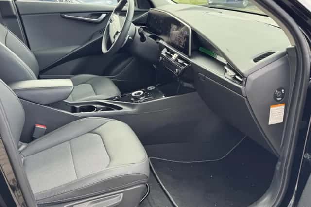 Kia Niro EV (2023) thumbnail 8