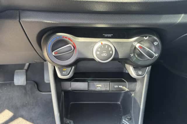 Kia Picanto (2022) thumbnail 25