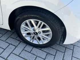 Kia Picanto (2022) thumbnail 4