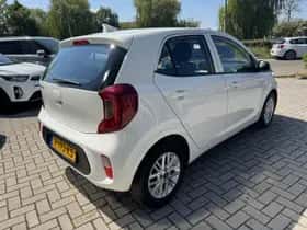 Kia Picanto (2022) thumbnail 5