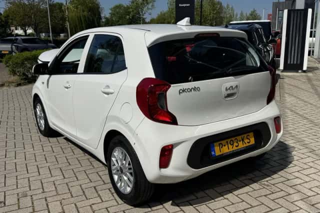 Kia Picanto (2022) thumbnail 7