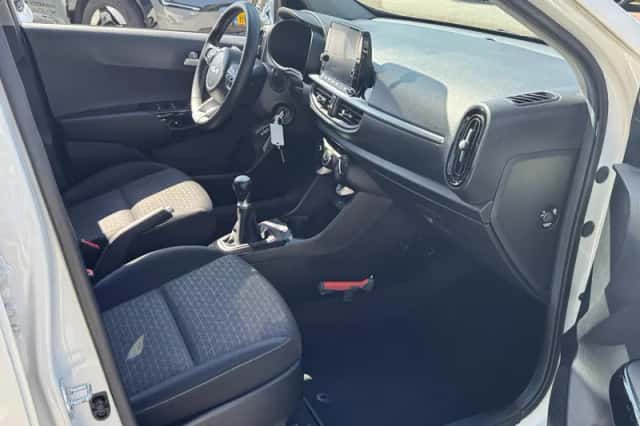 Kia Picanto (2022) thumbnail 8